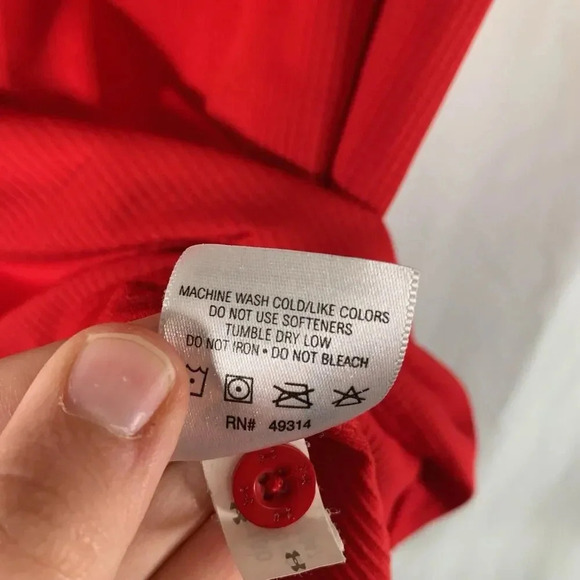 Under Armour Golf Polo Shirt Men's Small Red Short Sleeve 1/4 Button - Picture 6 of 9